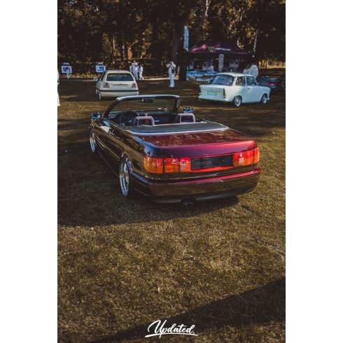 Keret nélküli rendszámtábla tartó "A" típusú rendszámtáblákhoz